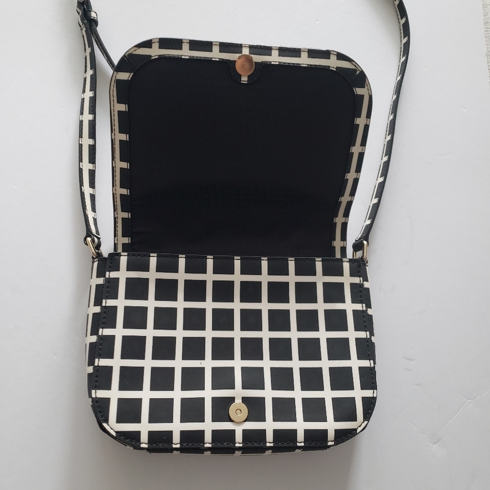 Kate Spade NWOT Saffiano Leather Crossbody Flap Bag NEVER USED. - Picture 4 of 13